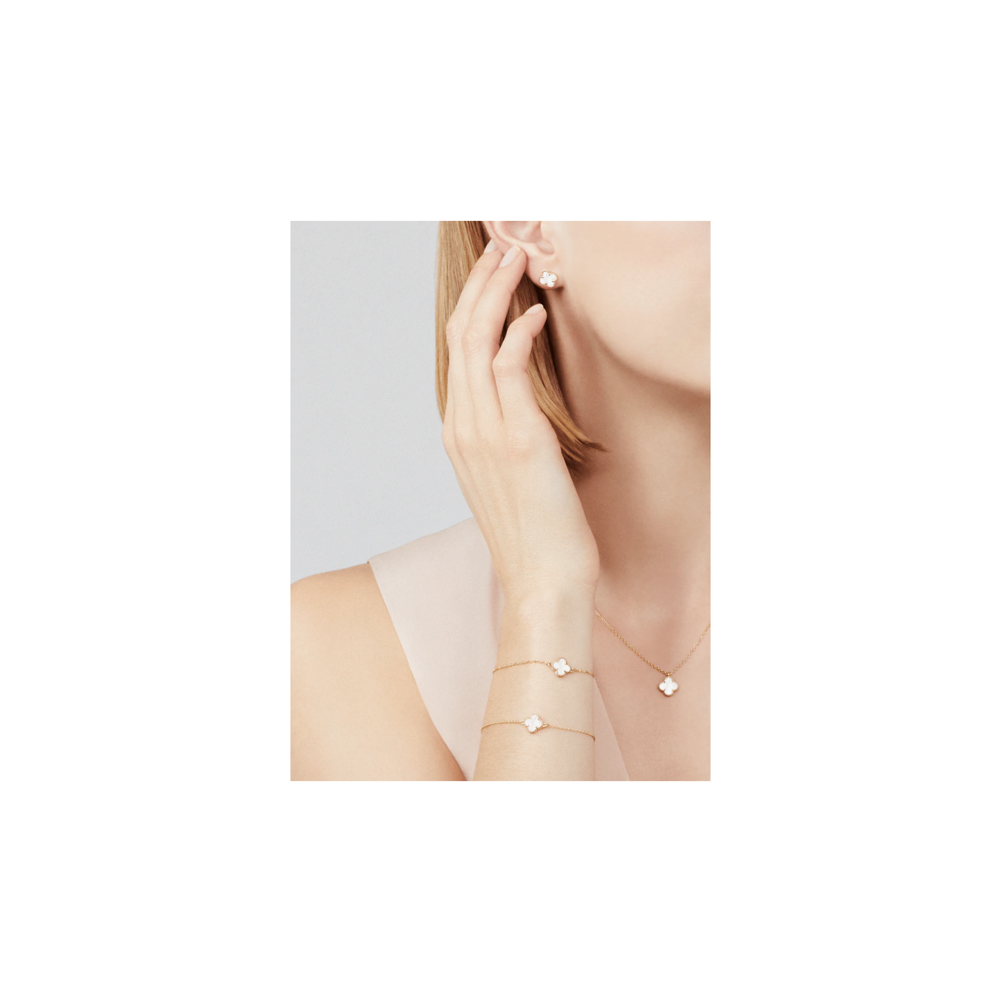 Sweet Alhambra earstuds Yellow gold, Mother-of-pearl